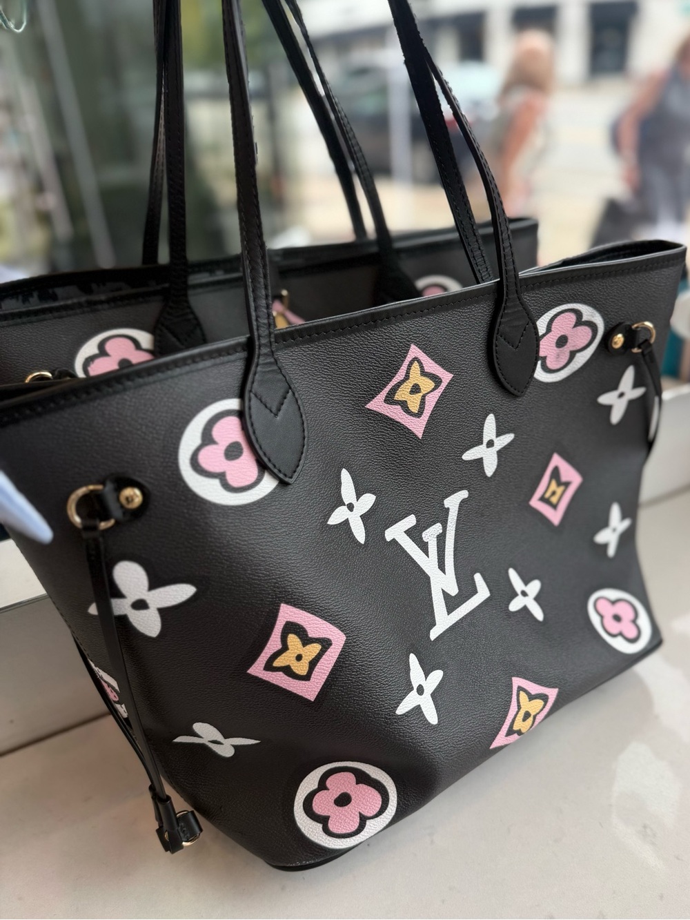 Louis Vuitton “Wild at Heart” neverfull tote monogram pink and white